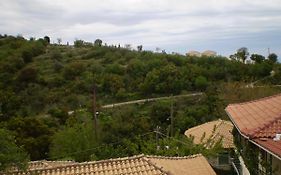 Lefki'S House